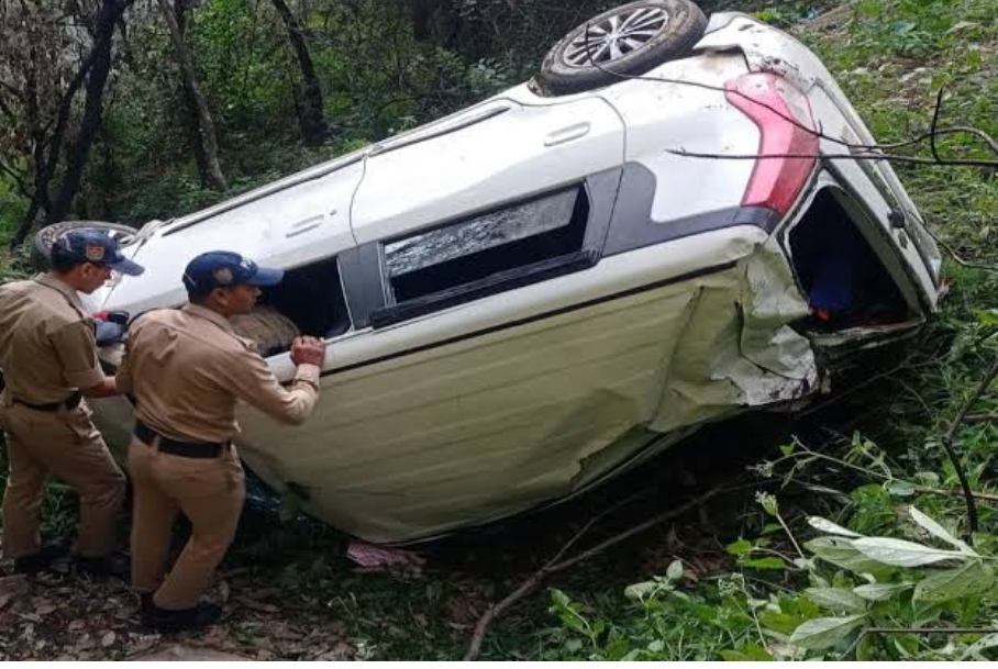 Tragic Accident in Kotdwar, Uttarakhand: Two Lives Lost as Delhi-Bound Car Plunges into Gorge