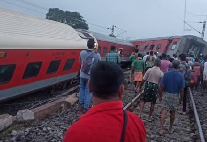 Jalgaon Train Tragedy Revives Remembrances of Goregaon Local Incident: A Heart-wrenching Narrative of Alarm and Mourning