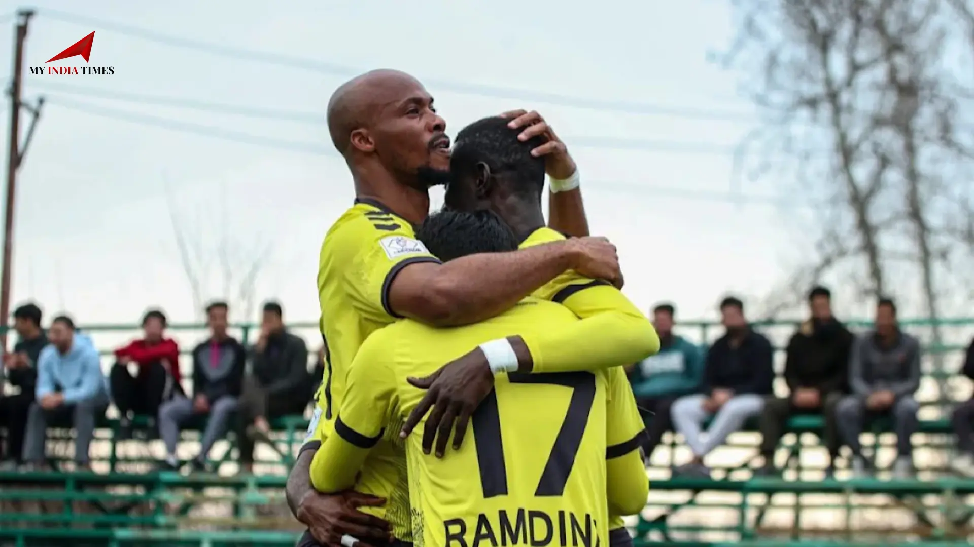 Real Kashmir FC Keeps Title Hopes Alive with a Thrilling 2-1 Victory Over Aizawl FC 67cedbcdcb8c0-Real-Kashmir-keep-pressure.webp
