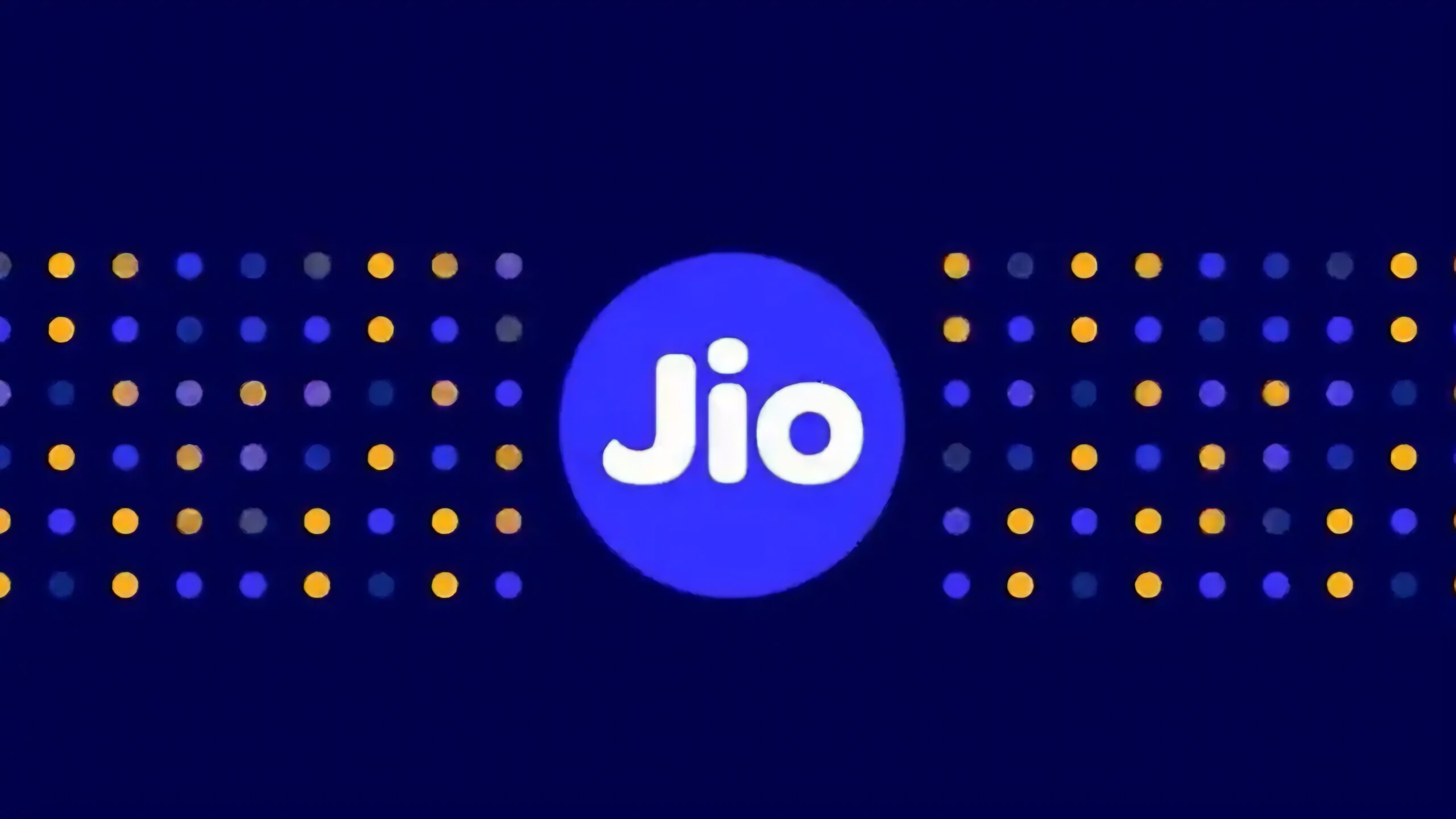 Reliance Jio Reports Major Subscriber Loss Amid Industry Tariff Hikes
