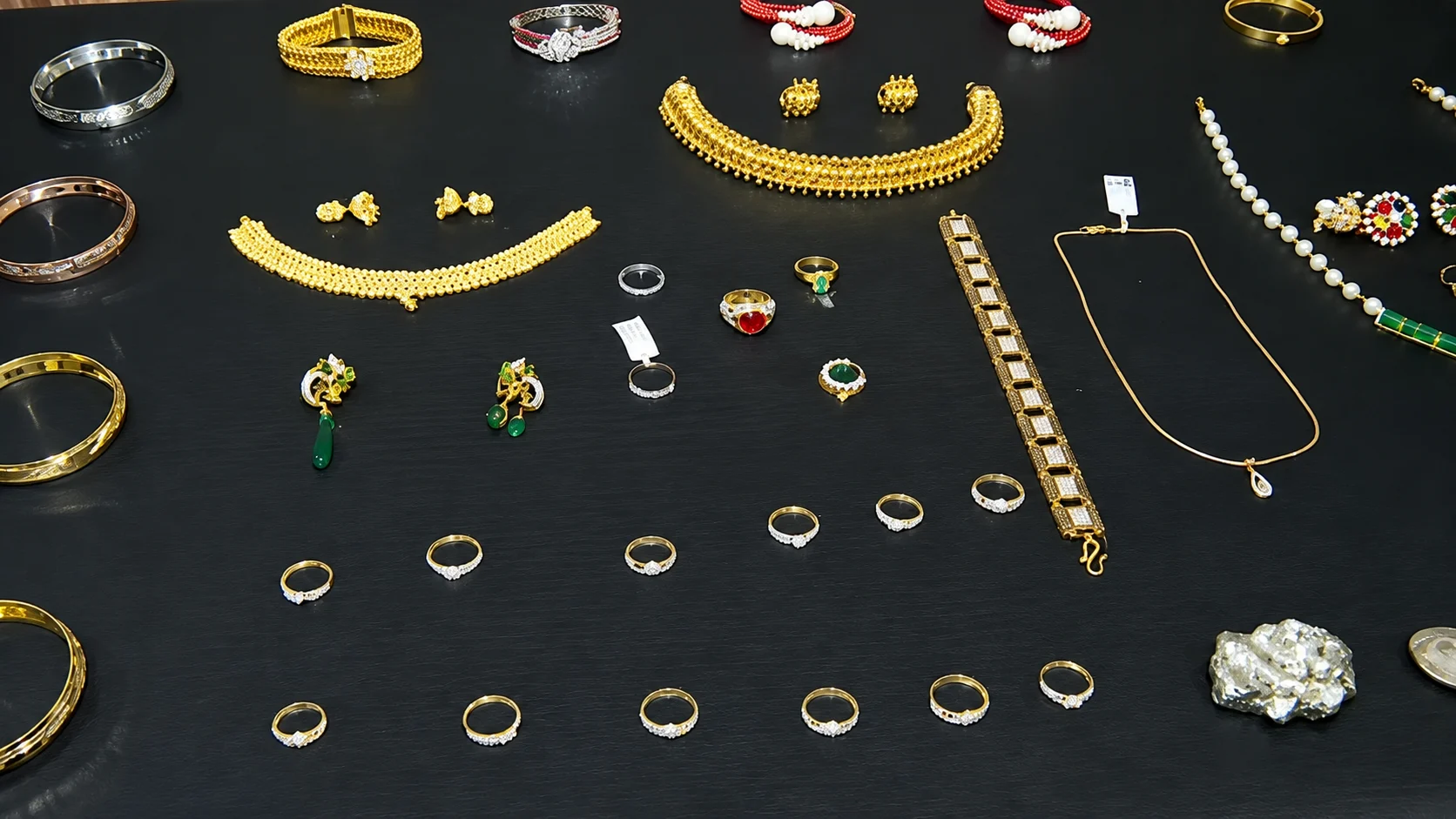 Gold, diamond jewellery worth Rs 1 crore seized at Kolkata Airport