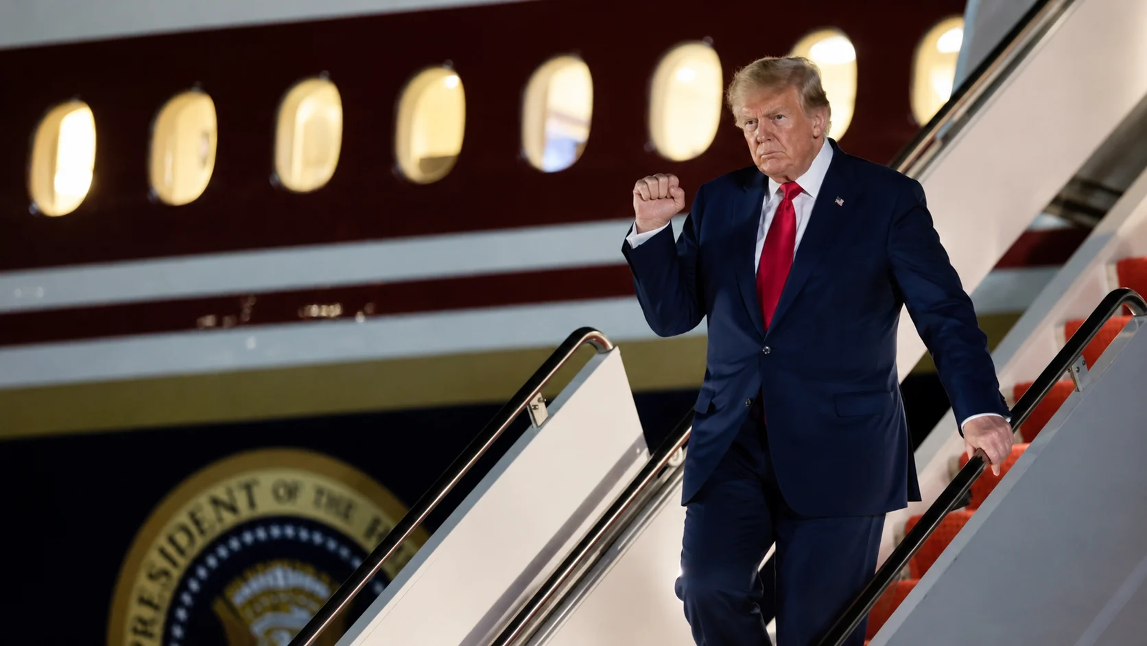 Trumps Secret Plane Switch Raises Questions, Echoes Clintons 2000 Pakistan Decoy Operation