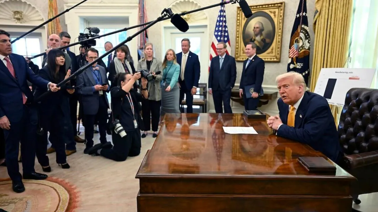 Judge blocks Trump's White House media ban, orders access to be restored